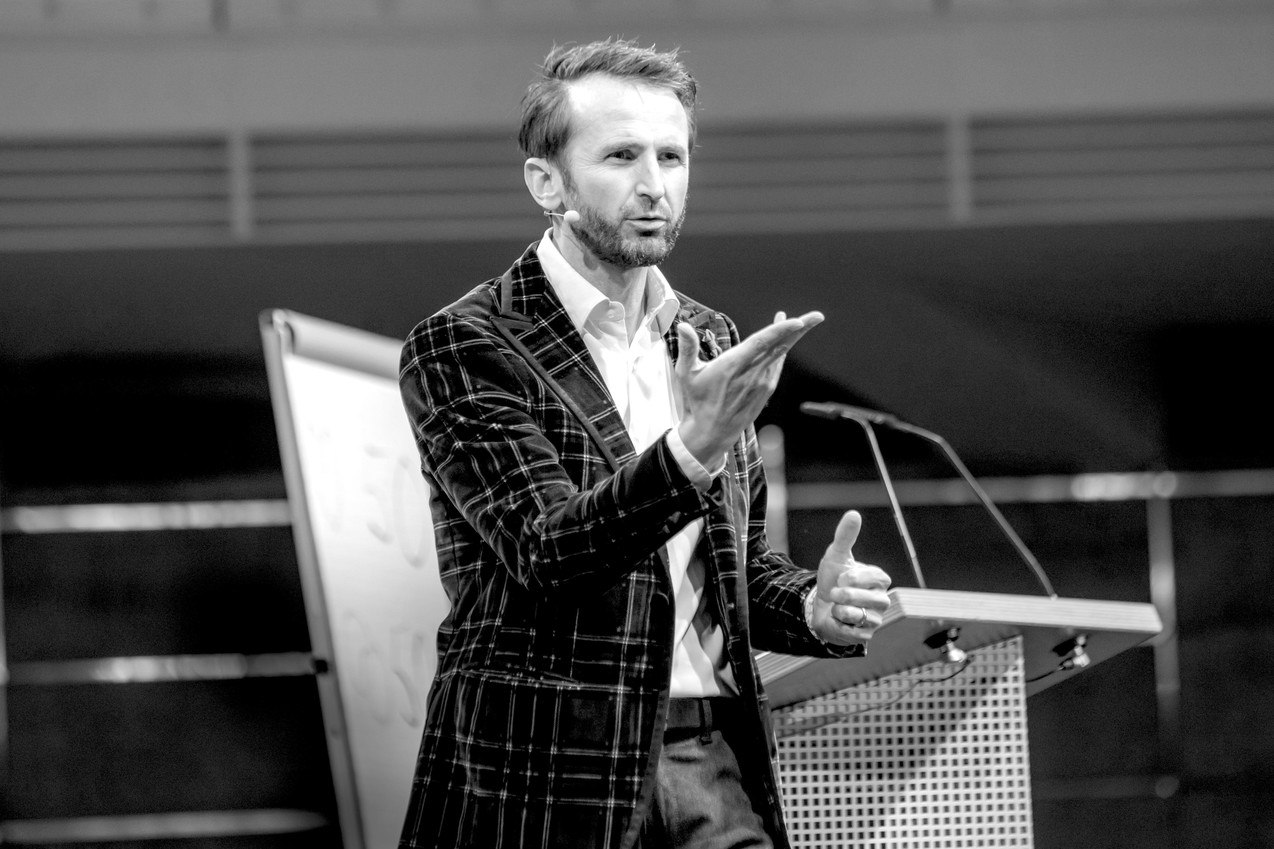 Keynote Speaker, Querdenker und Mentalist, © Jakob Lipp Keynote Speaker, Querdenker und Mentalist, © Jakob Lipp