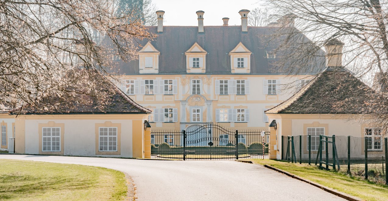 Schloss Frauenbühl Fassade, © Inn-Salzach Tourismus Schloss Frauenbühl Fassade, © Inn-Salzach Tourismus