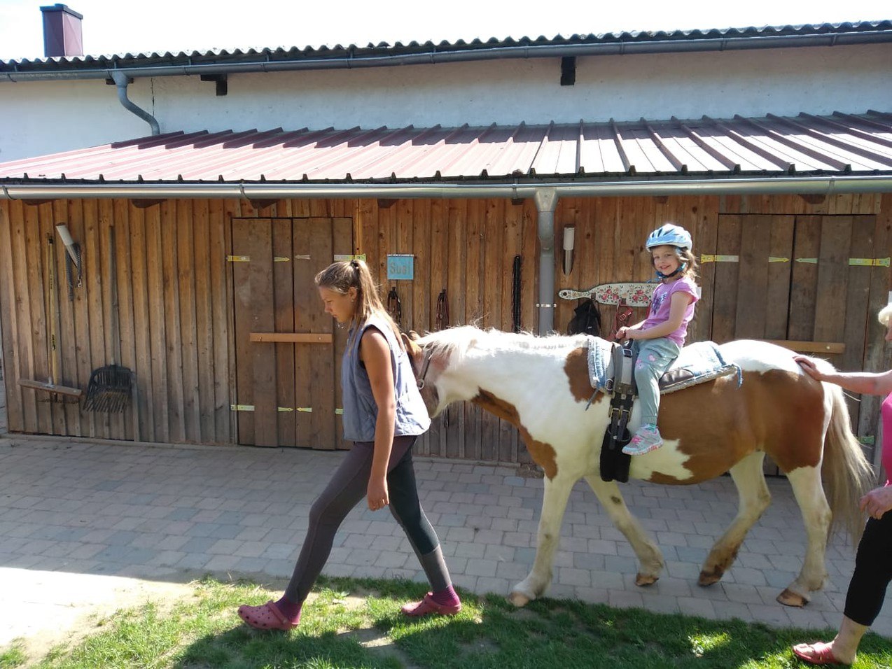 Ponyreiten bei Werners Ponyhof in Oberholzhausen, © Inn-Salzach Tourismus Ponyreiten bei Werners Ponyhof in Oberholzhausen, © Inn-Salzach Tourismus