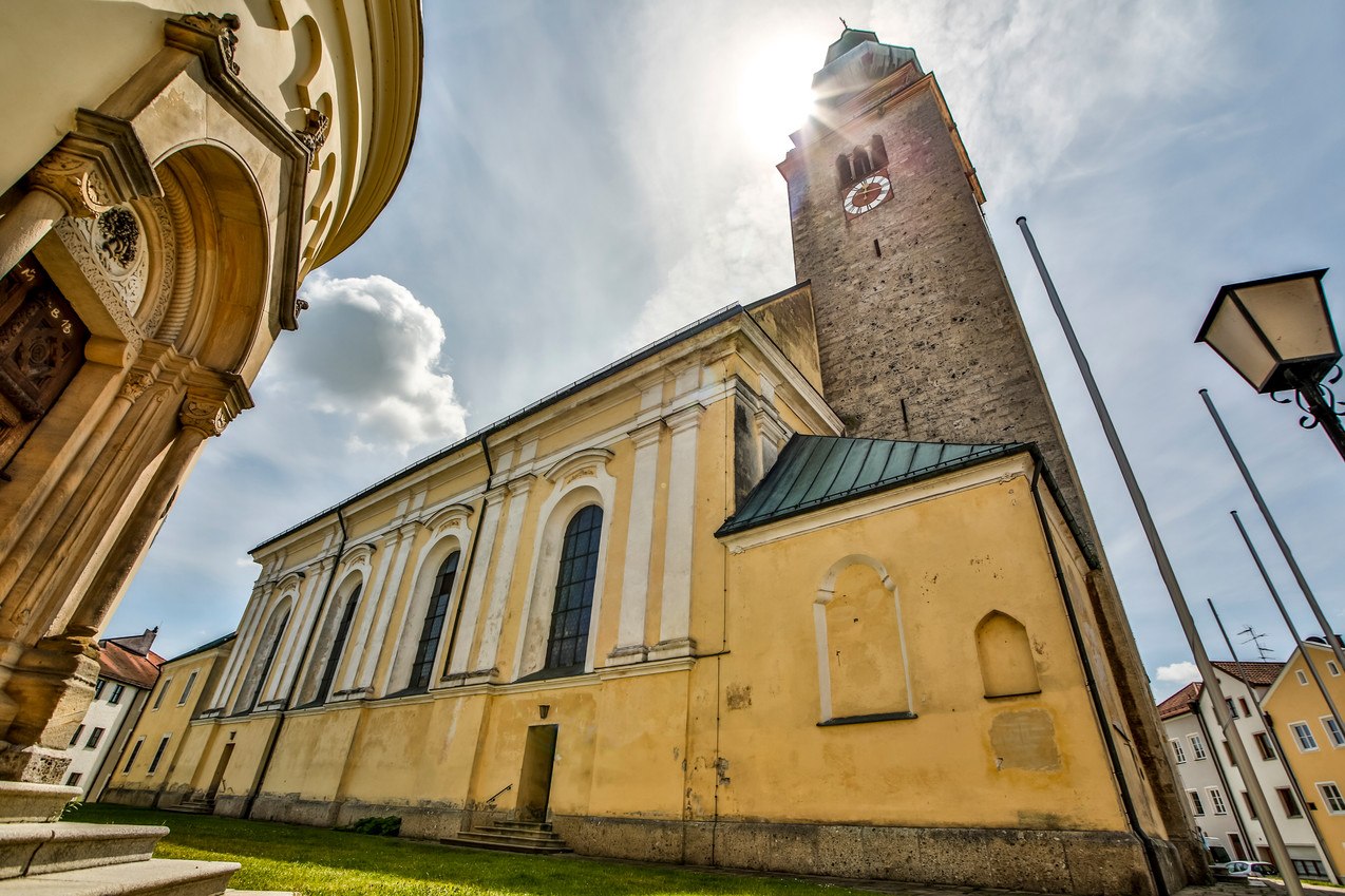 Die Stadtpfarrkirche St. Nikolaus in Mühldorf am Inn, © Tourismusverband Inn-Salzach Die Stadtpfarrkirche St. Nikolaus in Mühldorf am Inn, © Tourismusverband Inn-Salzach