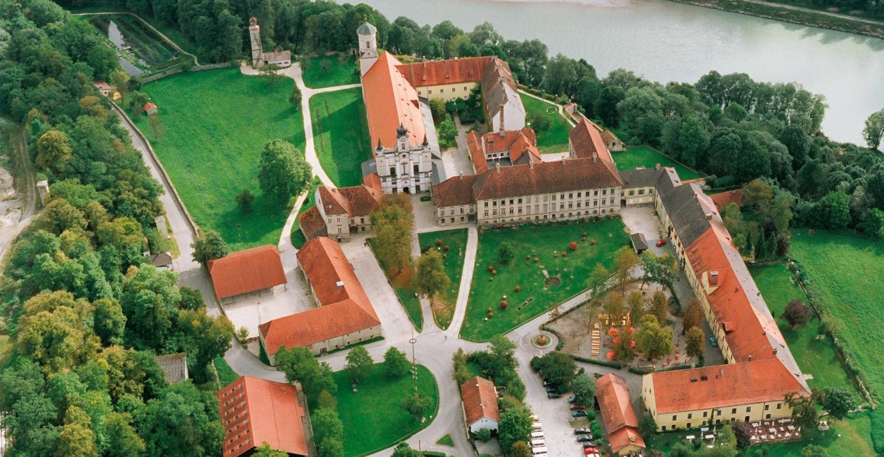 Kloseranlage Raitenhaslach von der Luft, © W. Hopfgartner Kloseranlage Raitenhaslach von der Luft, © W. Hopfgartner