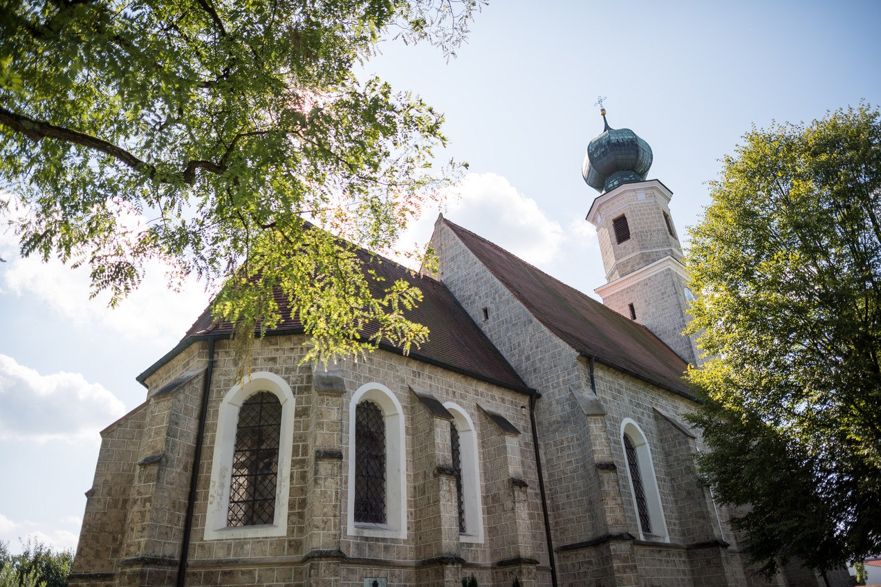 Die Wallfahrtskirche Heiligenstatt bei Tüßling von außen., © Tourismusverband Inn-Salzach Die Wallfahrtskirche Heiligenstatt bei Tüßling von außen., © Tourismusverband Inn-Salzach