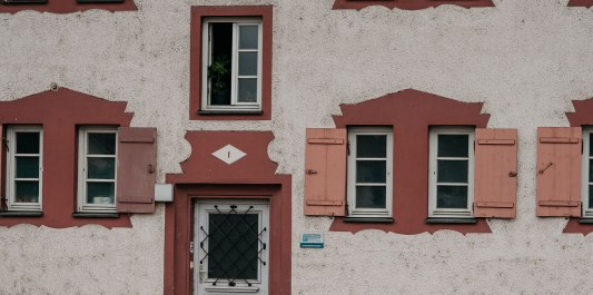 Fassade SKW Siedlung Garching, &copy; Inn-Salzach Tourismus