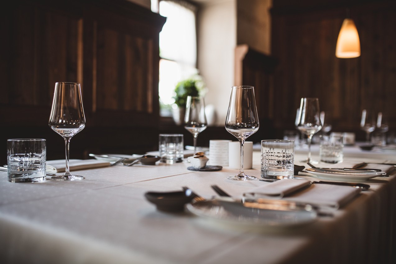Tisch-Arrangement beim Huberwirt in Pleiskirchen, &copy; Inn-Salzach Tourismus