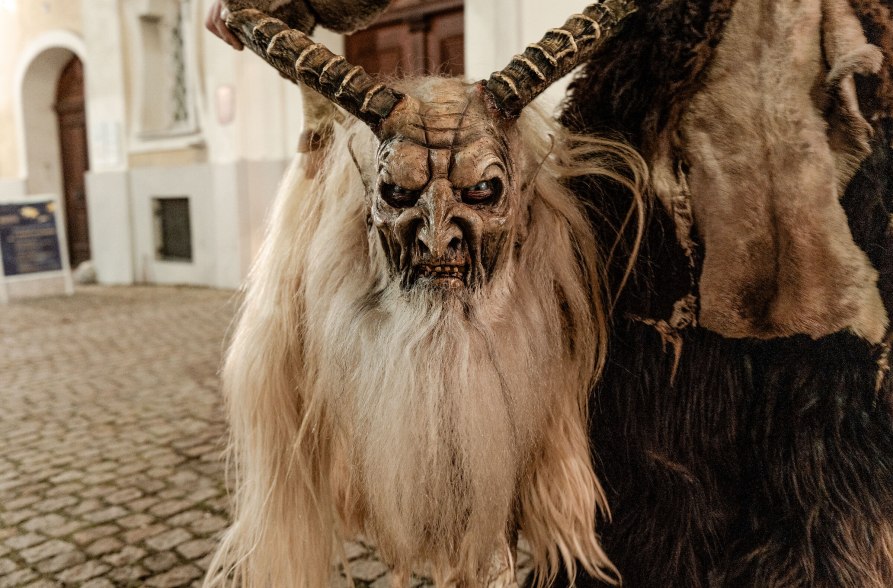 Perchtenmaske, &copy; Inn-Salzach Tourismus