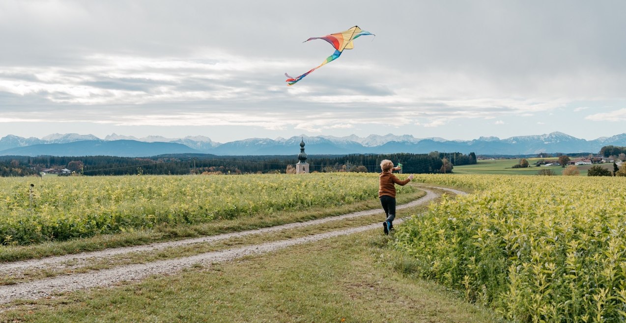 Rainbichl Tyrlaching Drachen steigen lassen, &copy; Inn-Salzach Tourismus