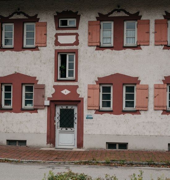 Fassade SKW Siedlung Garching, &copy; Inn-Salzach Tourismus