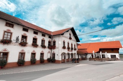 Gasthaus Stoiber Buchbach Au&szlig;enansicht, &copy; Gasthaus Stoiber
