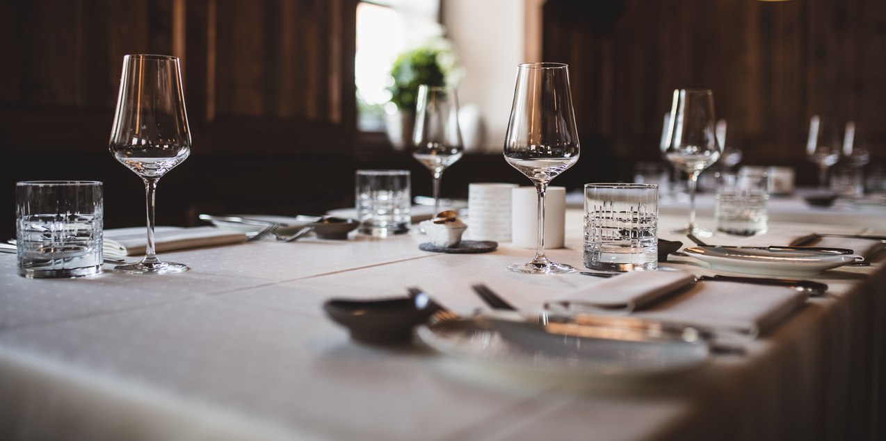 Tisch-Arrangement beim Huberwirt in Pleiskirchen, &copy; Inn-Salzach Tourismus