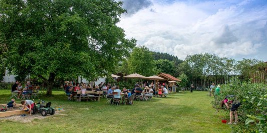 Heidelbeercaf&eacute; Garching a. d. Alz, &copy; Reiters Heidelbeergarten