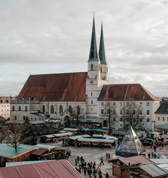 Christkindlmarkt Alt&ouml;tting von Oben, &copy; Inn-Salzach Tourismus