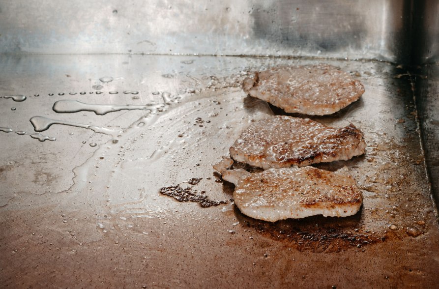 Fleisch anbraten, &copy; Inn-Salzach Tourismus