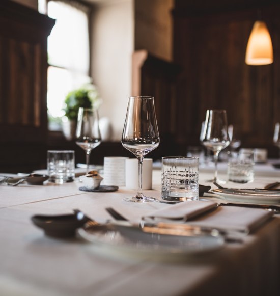 Tisch-Arrangement beim Huberwirt in Pleiskirchen, &copy; Inn-Salzach Tourismus