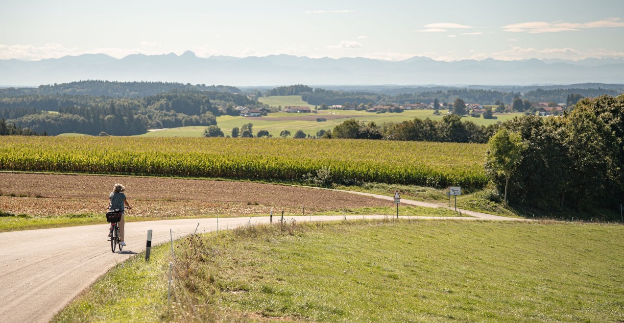 Panoramaweg Radfahren, &copy; Inn-Salzach Tourismus, Saskia Niedermeier
