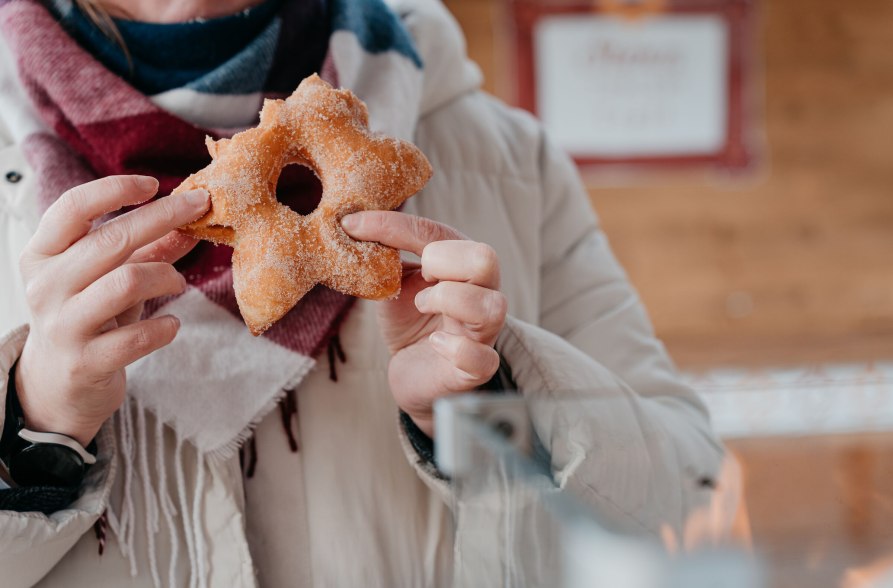 Zimtstern auf dem Christkindlmarkt Alt&ouml;tting, &copy; Inn-Salzach Tourismus