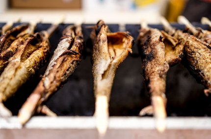 Steckerlfisch auf dem Grill, &copy; Inn-Salzach Tourismus