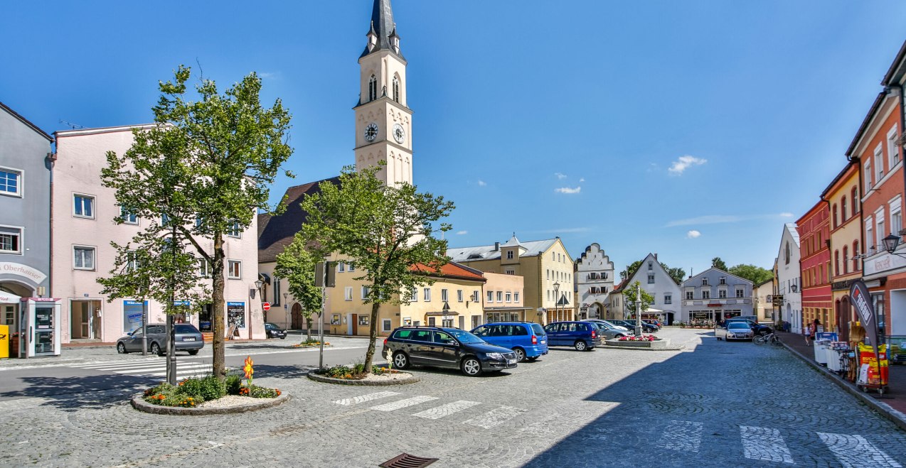 Stadtplatz Neumarkt-Sankt Veit, Landkreis M&uuml;hldorf a. Inn, &copy; Inn-Salzach Tourismus