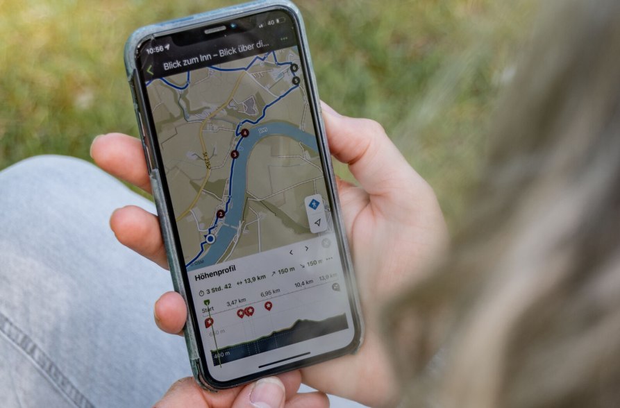 Tourenplanung am Smartphone, &copy; Inn-Salzach Tourismus