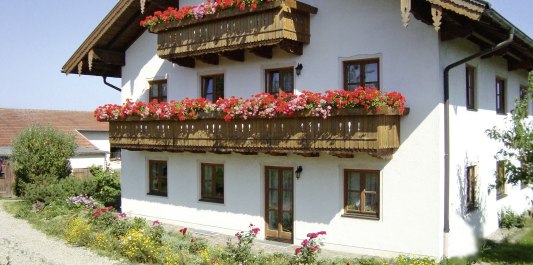 G&auml;stezimmer Bergmann Burgkirchen_Au&szlig;enansicht