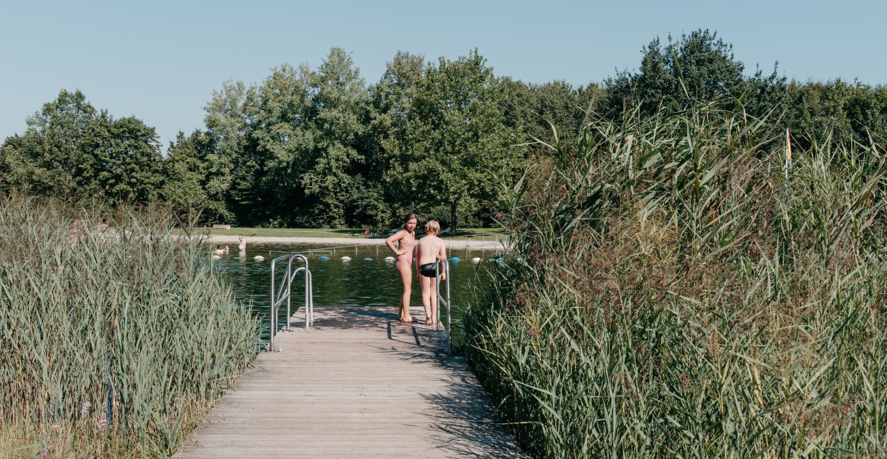 Baden und Spielen in der Gr&uuml;nen Lagune in Ampfing, &copy; Inn-Salzach Tourismus