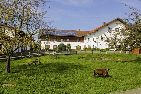 Landgasthof Holzhauser Garching_Au&szlig;enansicht