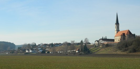 Kirche in Taufkirchen Landkreis M&uuml;hldorf a. Inn, &copy; VG Kraiburg a. Inn