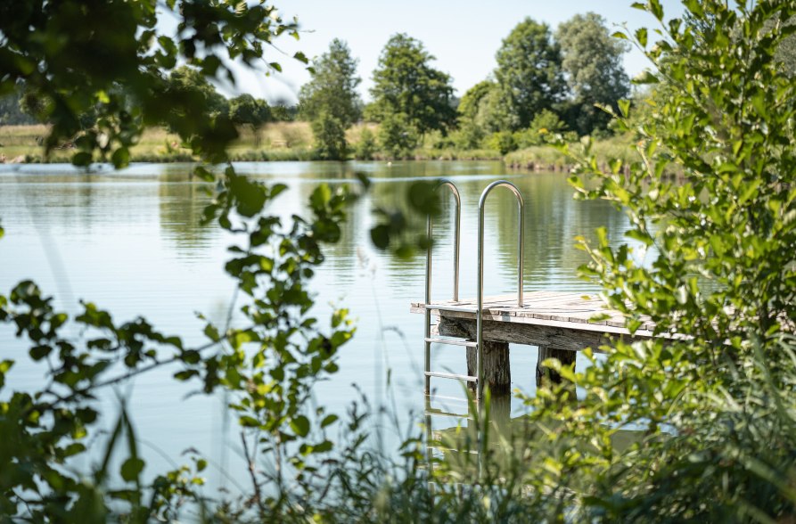 Steg zum Baden im Flossinger Sees, &copy; Inn-Salzach Tourismus