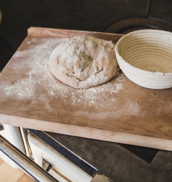 Brotteig beim Brotbacken bei Familie Maier in Gallenbach, &copy; Inn-Salzach Tourismus