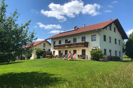 Au&szlig;enansicht des Ferienhofs Wieser im Sommer, &copy; Ferienhof Wieser