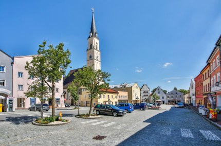 Stadtplatz Neumarkt-Sankt Veit, Landkreis M&uuml;hldorf a. Inn, &copy; Inn-Salzach Tourismus