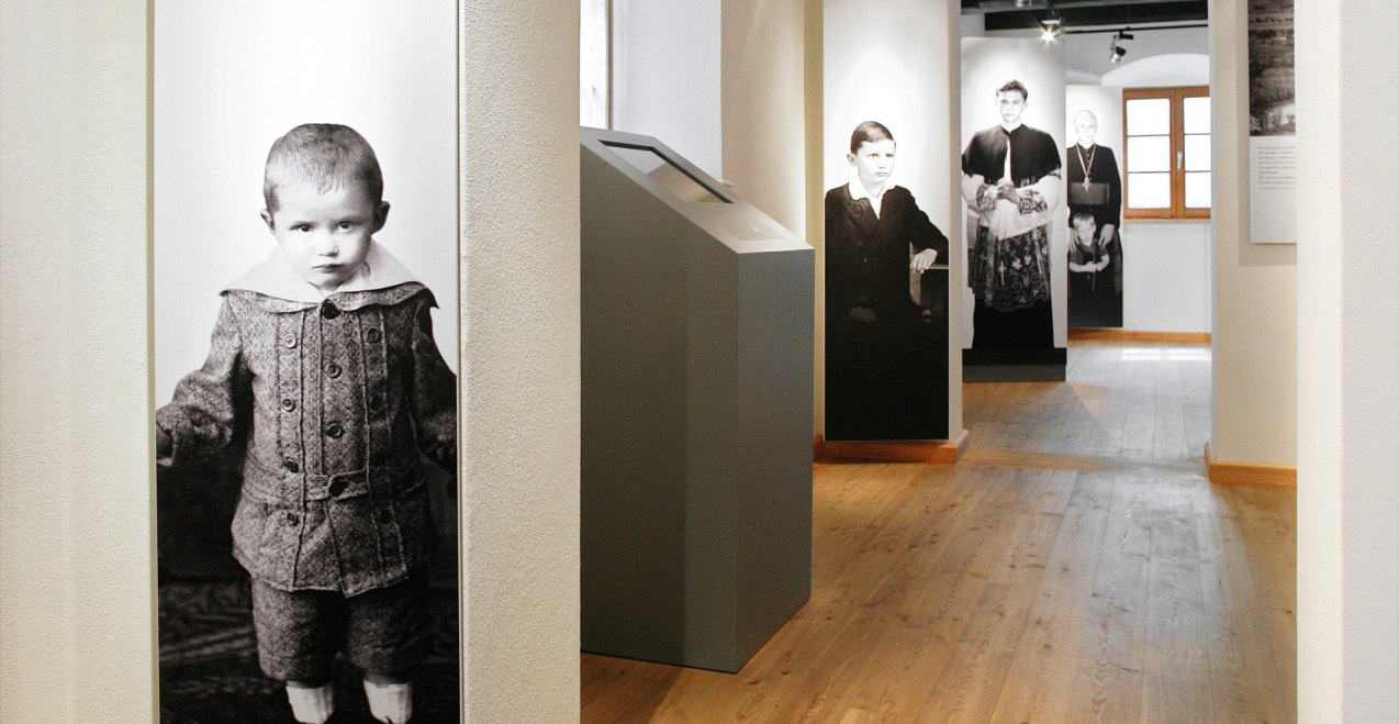 Papstgeburtshaus in Marktl mit Ausstellung, &copy; Dionys Asenkerschbaumer